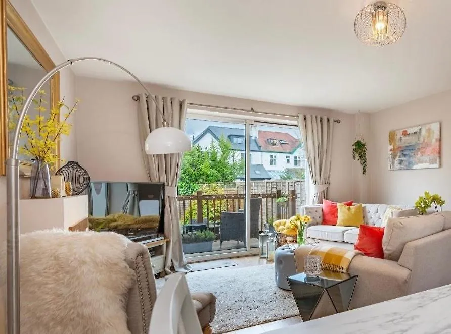 Дом отдыха Cheltenham 'Hidden Gem' With Parking, Walk To Town
