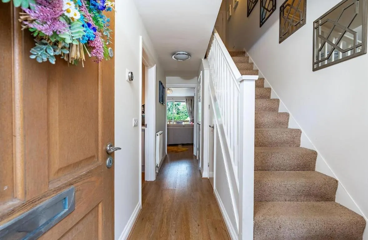 Cheltenham 'Hidden Gem' With Parking, Walk To Town Великобритания