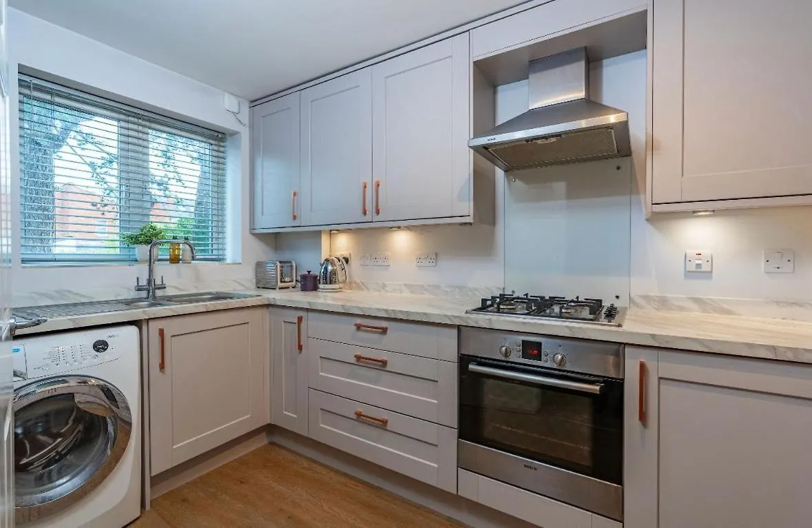 Cheltenham 'Hidden Gem' With Parking, Walk To Town