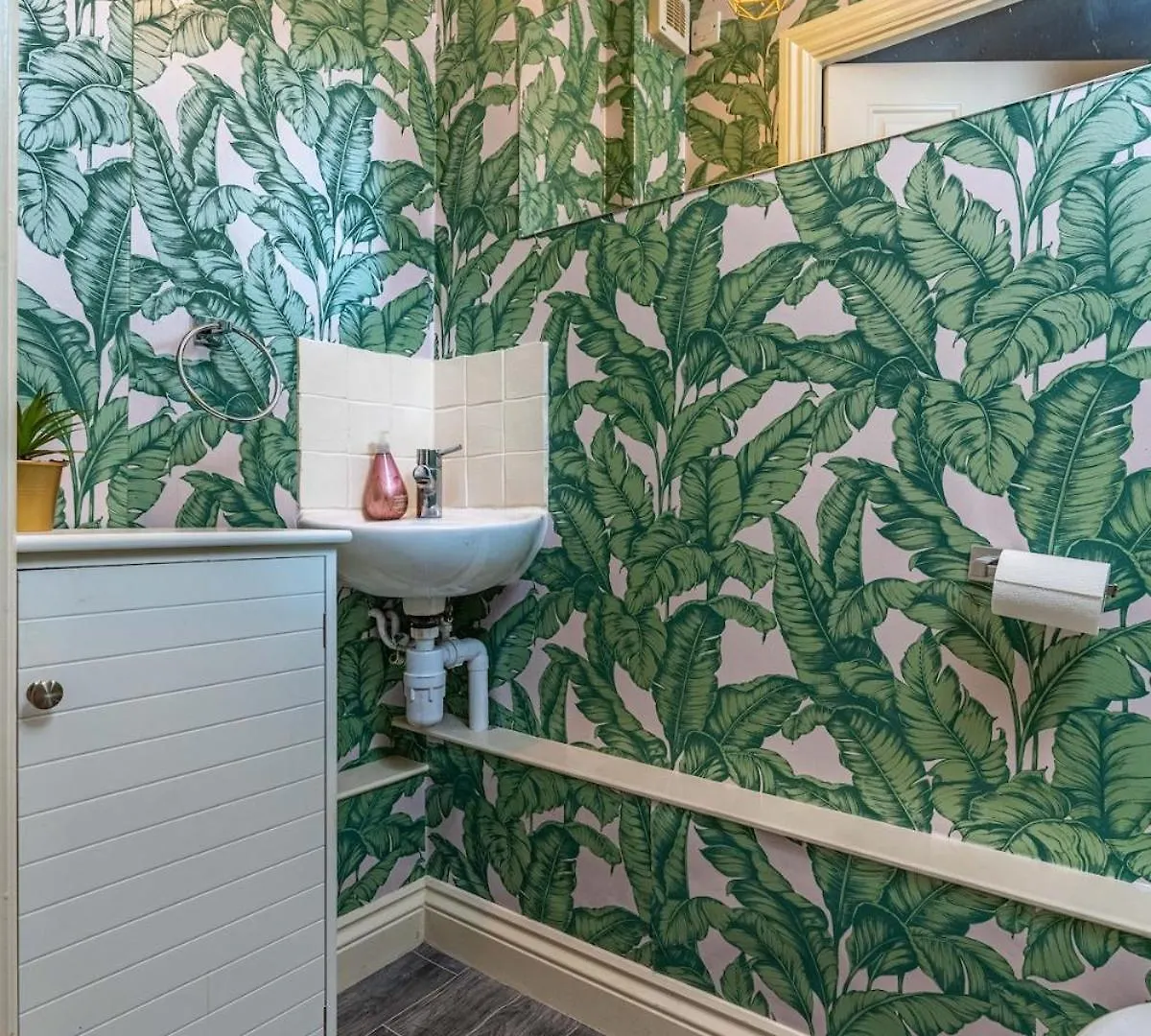 Cheltenham 'Hidden Gem' With Parking, Walk To Town 0*,  Великобритания