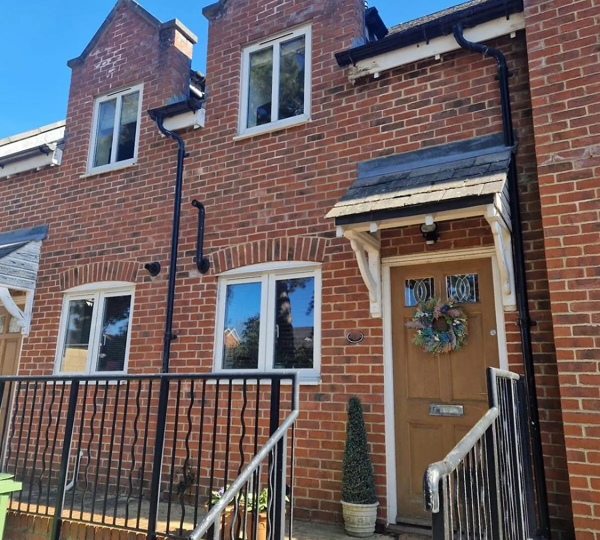 Cheltenham 'Hidden Gem' With Parking, Walk To Town