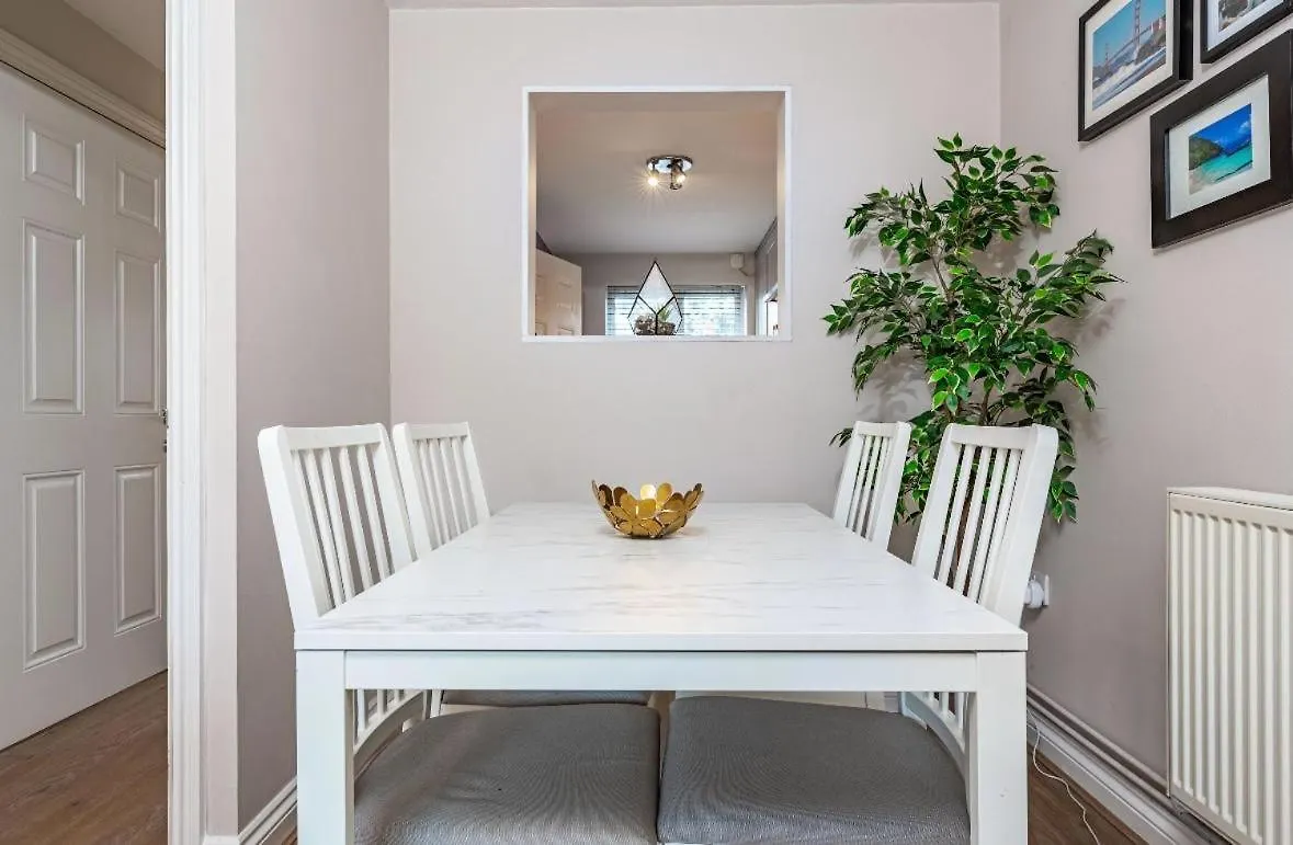 Cheltenham 'Hidden Gem' With Parking, Walk To Town 0*,  United Kingdom