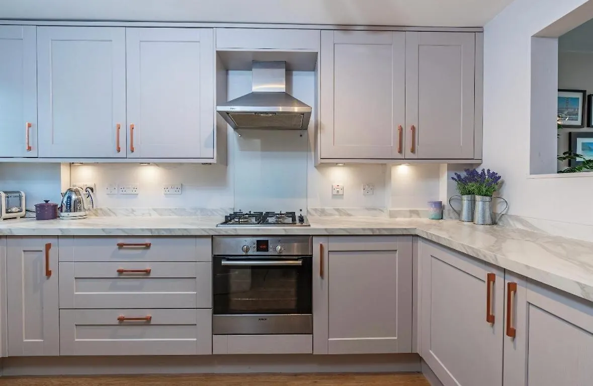 Holiday home Cheltenham 'Hidden Gem' With Parking, Walk To Town United Kingdom