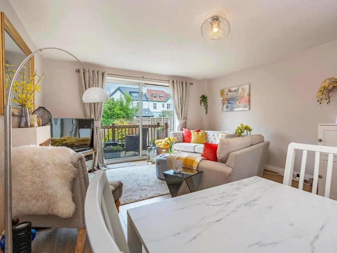 Cheltenham 'Hidden Gem' With Parking, Walk To Town